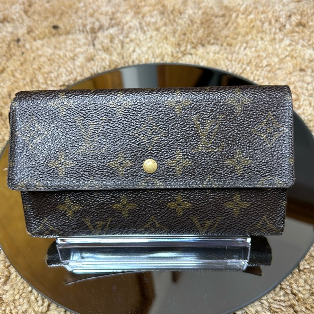 Louis Vuitton Porte Tresor International Long Trifold Wallet